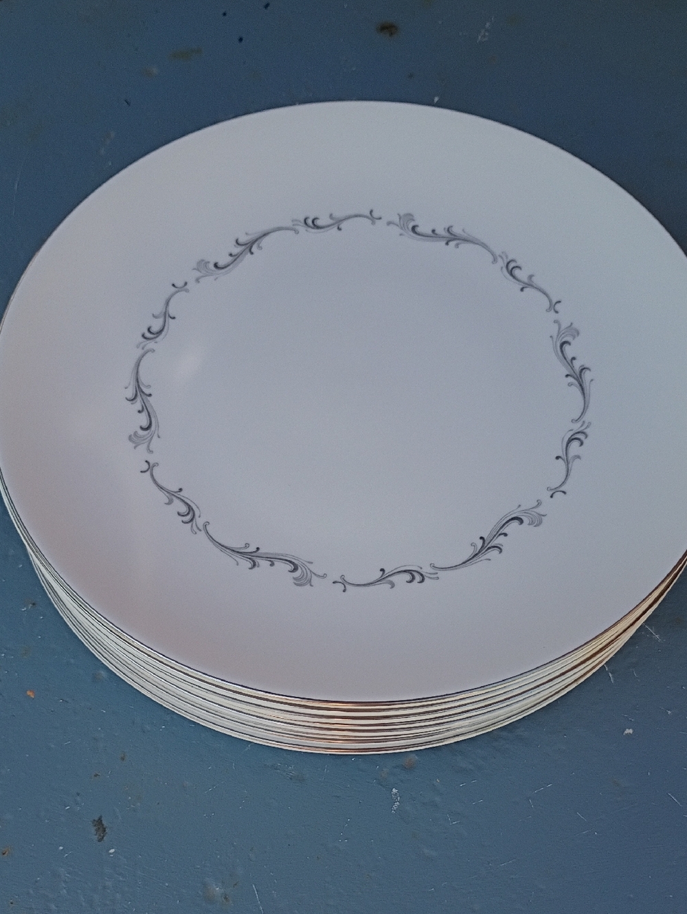Set Of 8 Royal Doulton Dinner Plates